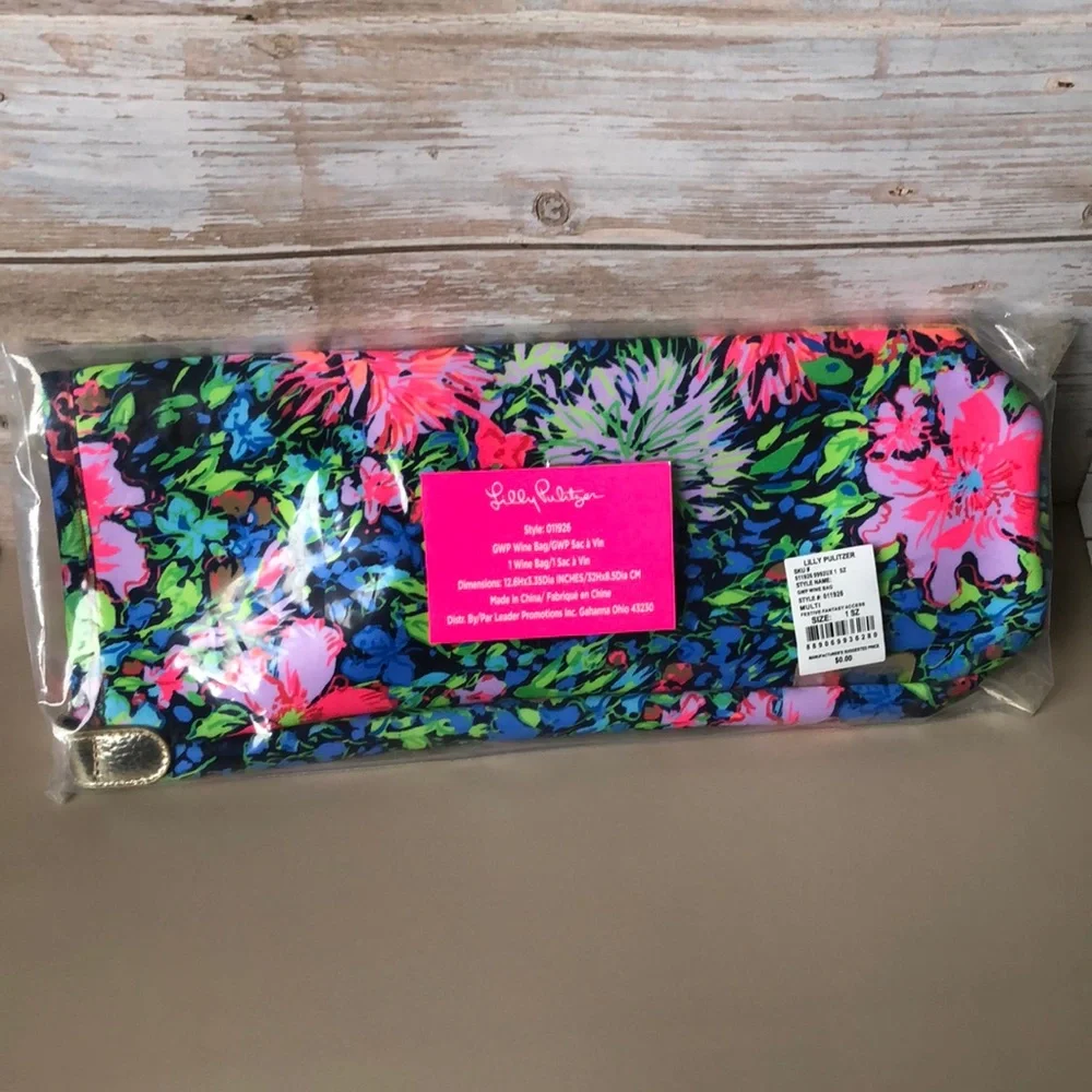 NWT Lilly Pulitzer Multi Festive Fantasy Wine Bag